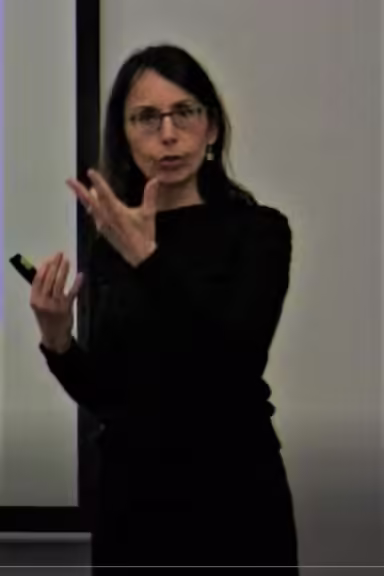 Sylvie Poza est formatrice en communication écrite chez Alchimie du Verbe